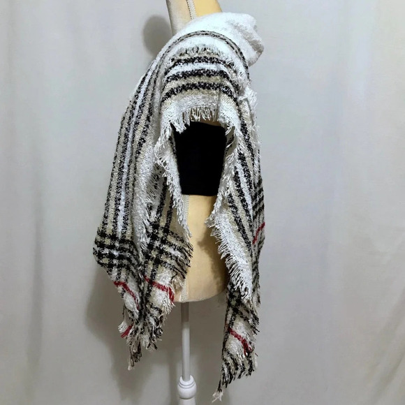 Accessory St NWOT Knit Variegated Stripes Poncho-Ruana for Women OS - Picture 6 of 9